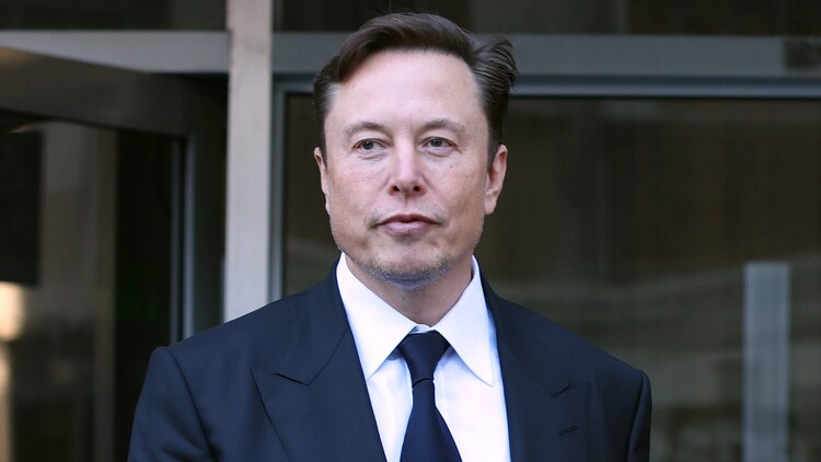 Elon Musk in 2022: Neuralink Initiates Implantation of Brain Chips in Humans